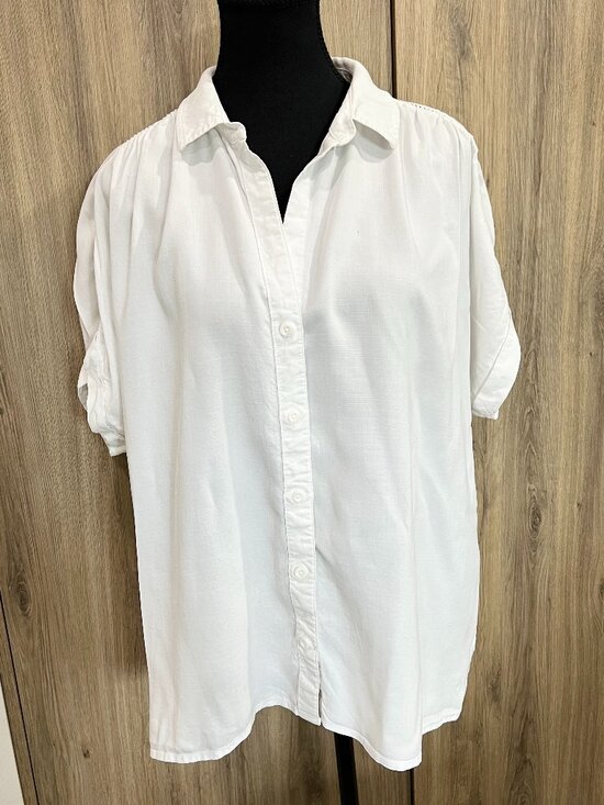 Anthropologie Tops - Anthropologie Relaxed White Button-Up Blouse